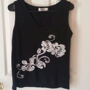 Kikit Black Tank Top w/ a White Floral Print Size Medium